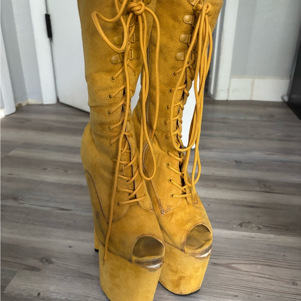 Women's Yellow Platform Lace-Up Boots
